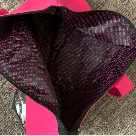 Hot Topic Black Heart Skull Tote Bag NWT - Picture 3 of 5